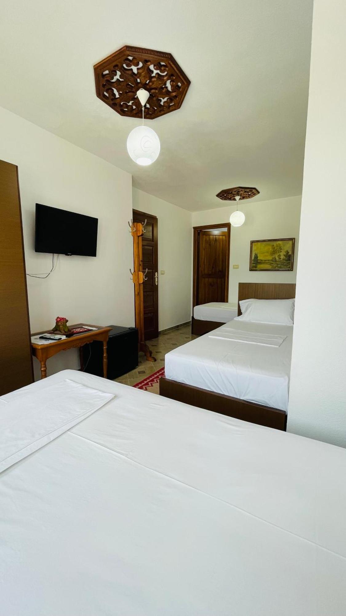 Denis Guesthouse 1930 Αργυρόκαστρο Εξωτερικό φωτογραφία